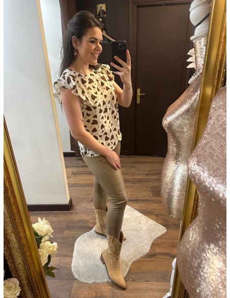 Pantalón beige efecto piel