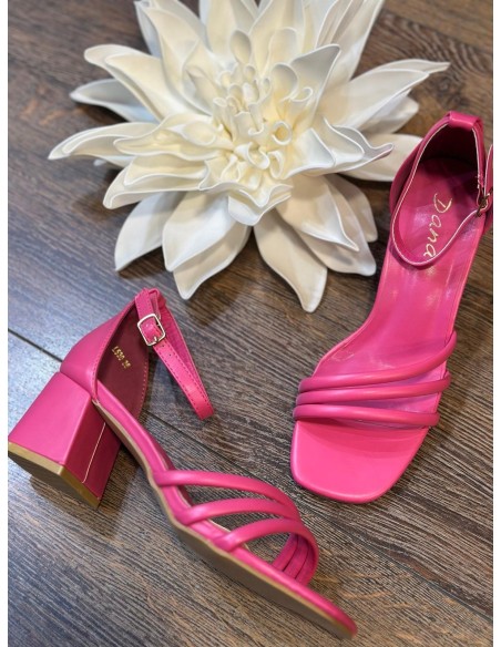 Sandalia tacón tiras fucsia
