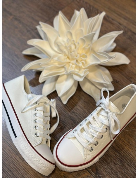 Zapatilla polipiel blanca 2