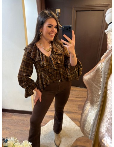 Blusa marrón volantes