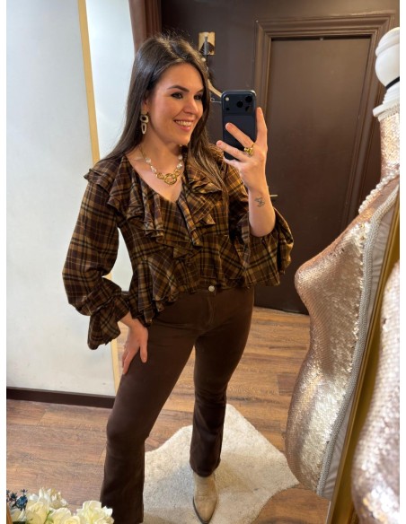 Blusa marrón volantes