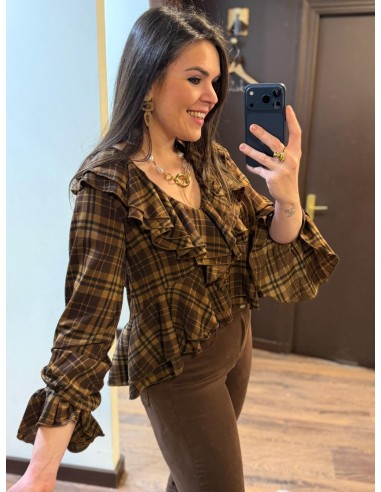 Blusa marrón volantes