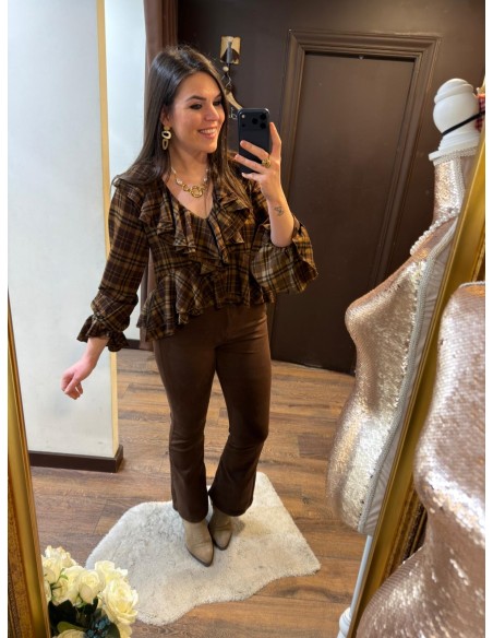 Blusa marrón volantes