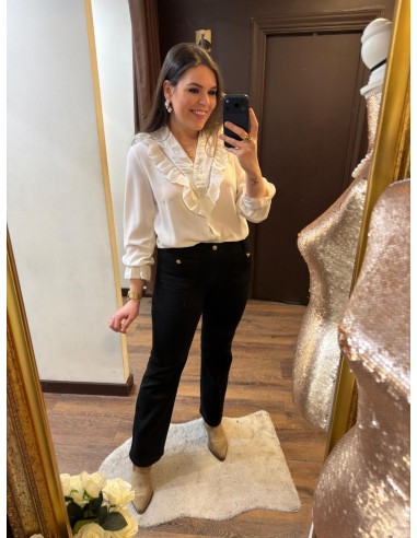 Blusa blanca botones volante