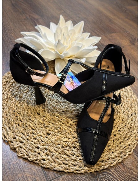 Zapato negro tacón
