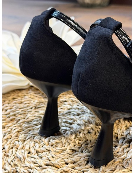 Zapato negro tacón