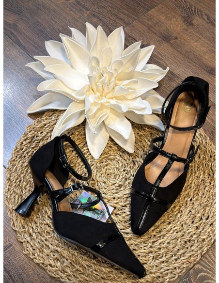 Zapato negro tacón